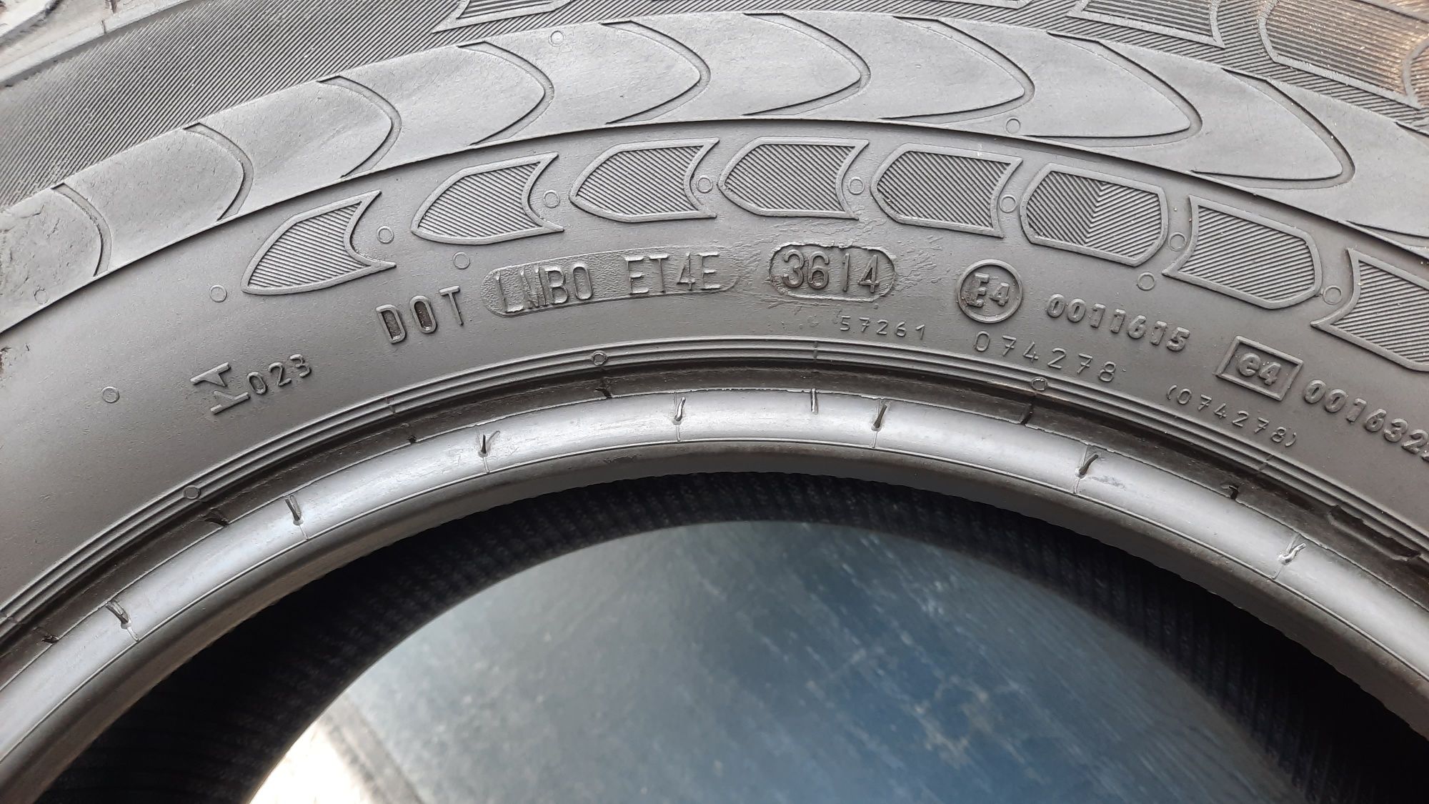 Continental 235/65 R16 C Vanco 2