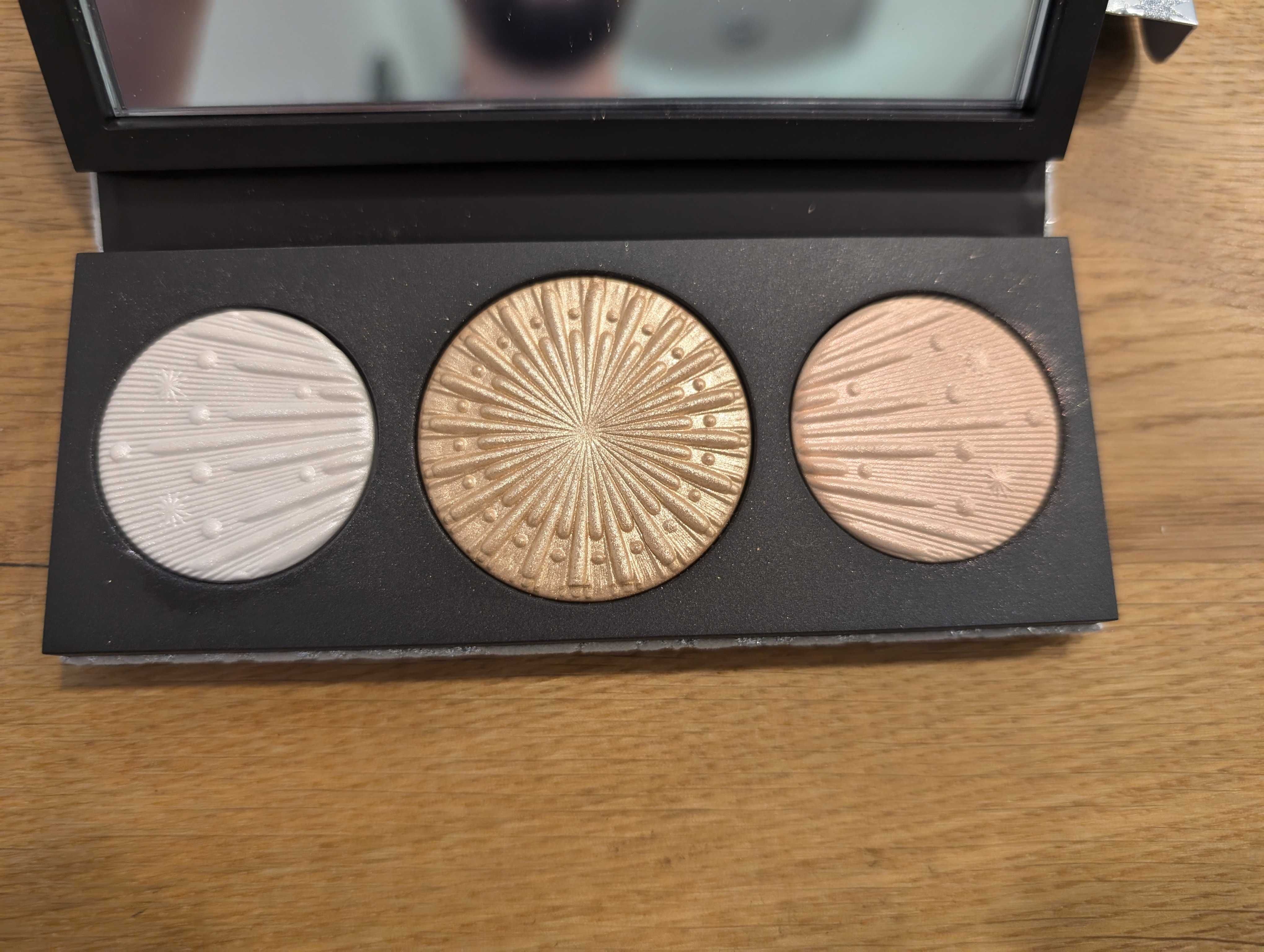Paleta do makijażu - MAC Holiday Face Palette 9g, Light