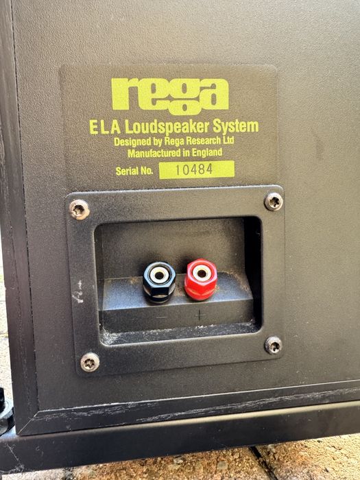 Підлогові колонки British Made Rega Ela Loudspeaker System