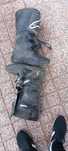 Capacetes e botas