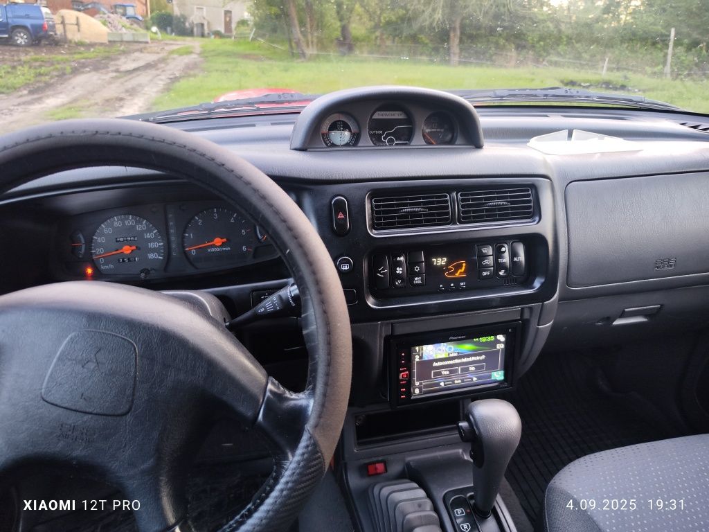 Mitsubishi L200 2.5 134 km 2004 rok przebieg 200000 km.