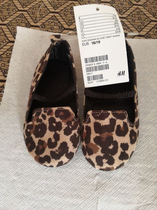Продам туфельки на девочку H&M