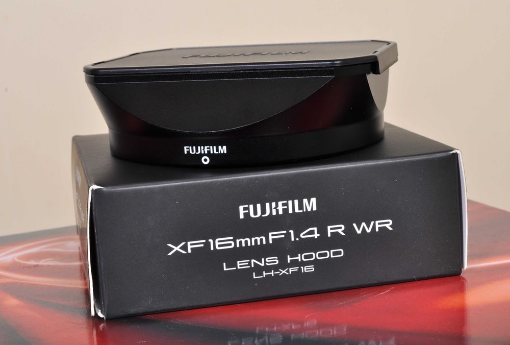 Parasol metálico Fuji para XF 16mm F: 1.4 WR. Novo.
