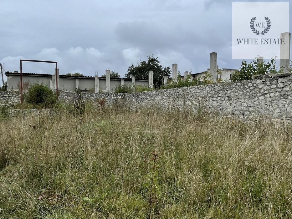 Продаж склад на ділянці 14 соток