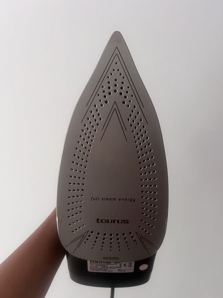 Ferro de engomar Taurus