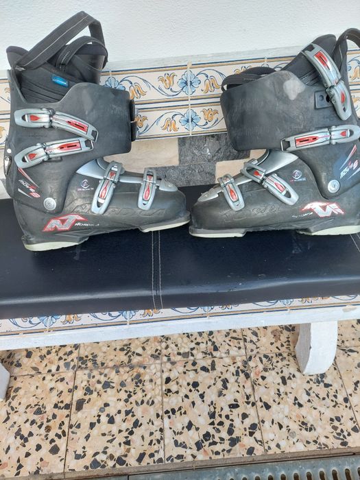 Botas de ski em bom  estado.