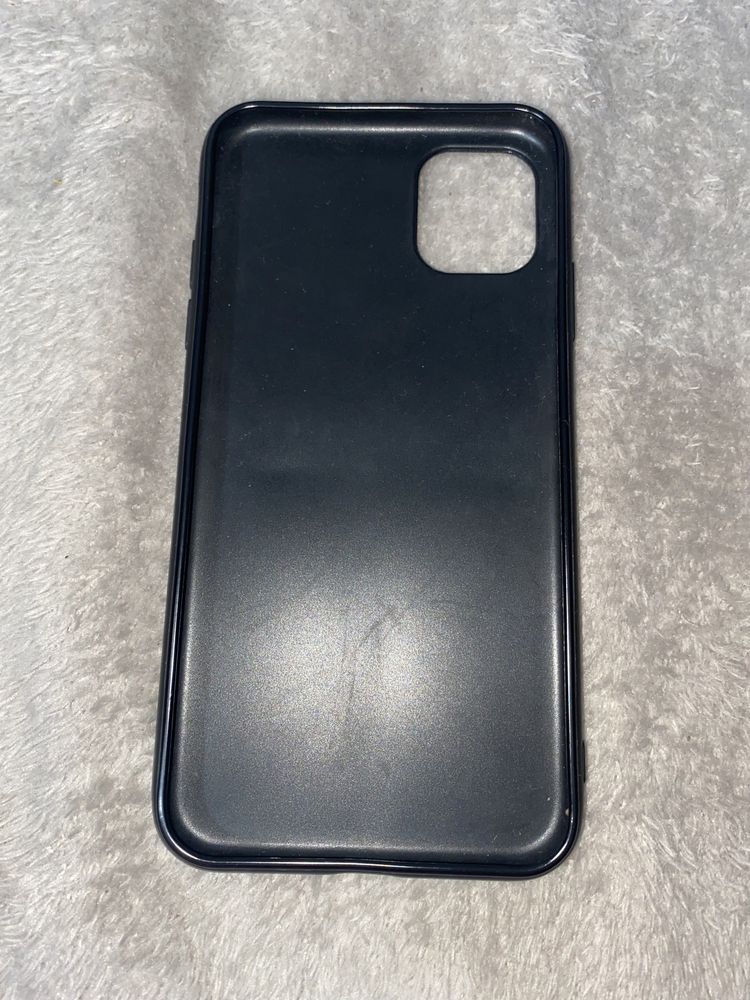 Capa adidas iPhone 11