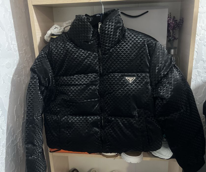 Куртка жіноча осінь prada