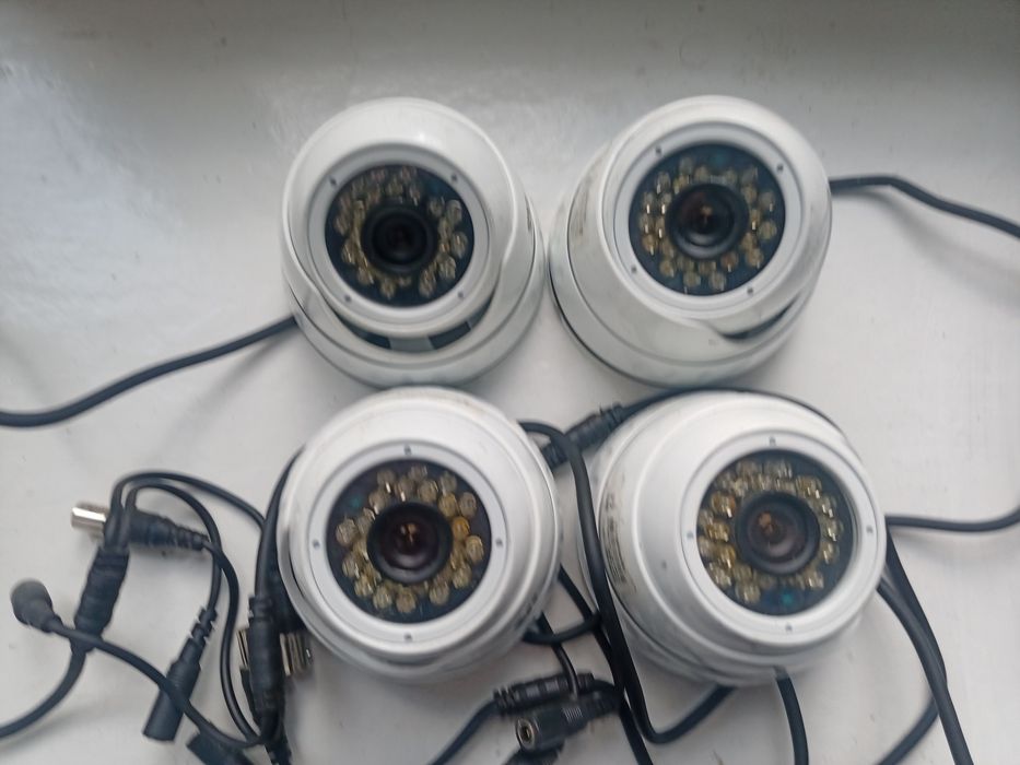 Продам набор видео регистратор ПАРТИЗАН с пультом и 4 шт купальные кам