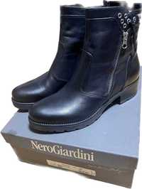 Жіночі шкіряні черевики 39р. Nerogiardini