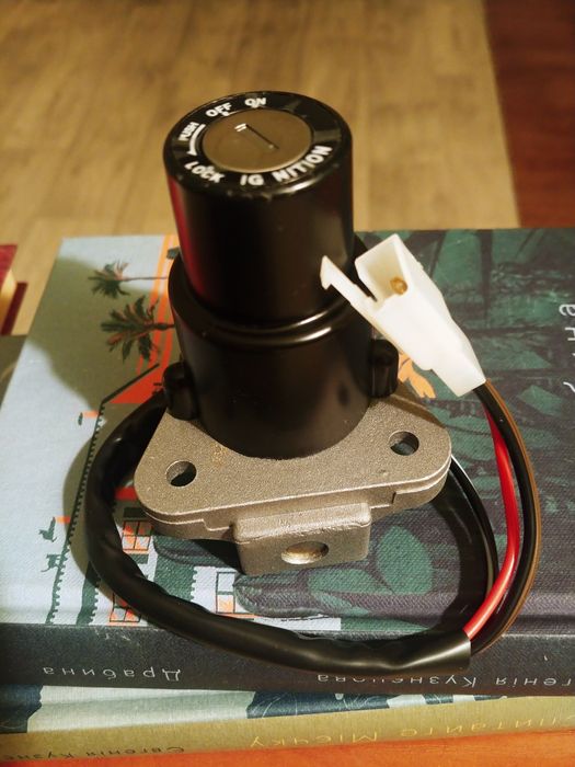 Универсальный замок зажигания для мотоцикла