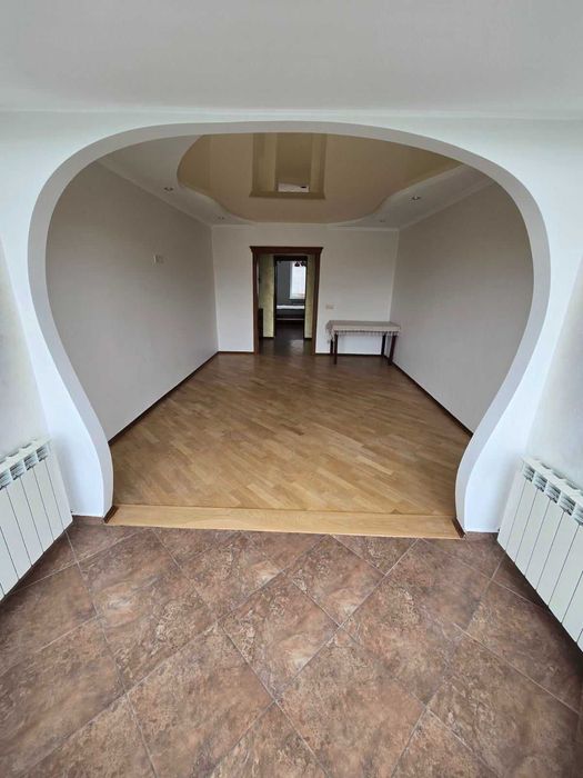 Продаж 2 кім квартири, 70 кв.м., з ремонтом і меблями/Постанова