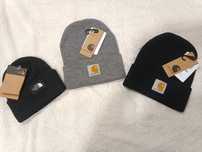 Gorros novos com etiqueta