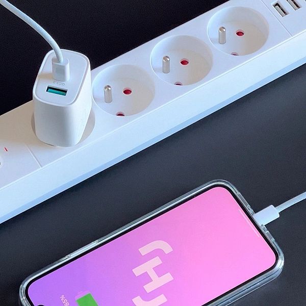 Joyroom szybka ładowarka sieciowa Usb-a Qc3.0 / Usb-c Pd 20w biała (l-