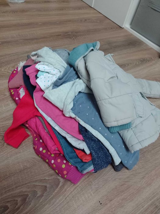 Paka ubrań dla dziewczynki 74-80