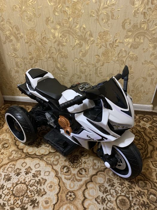 Детский электромобиль