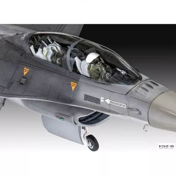 Model do sklejania F-16D Fighting Falcon