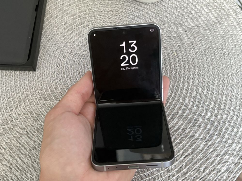 Samsung Galaxy Z Flip 6