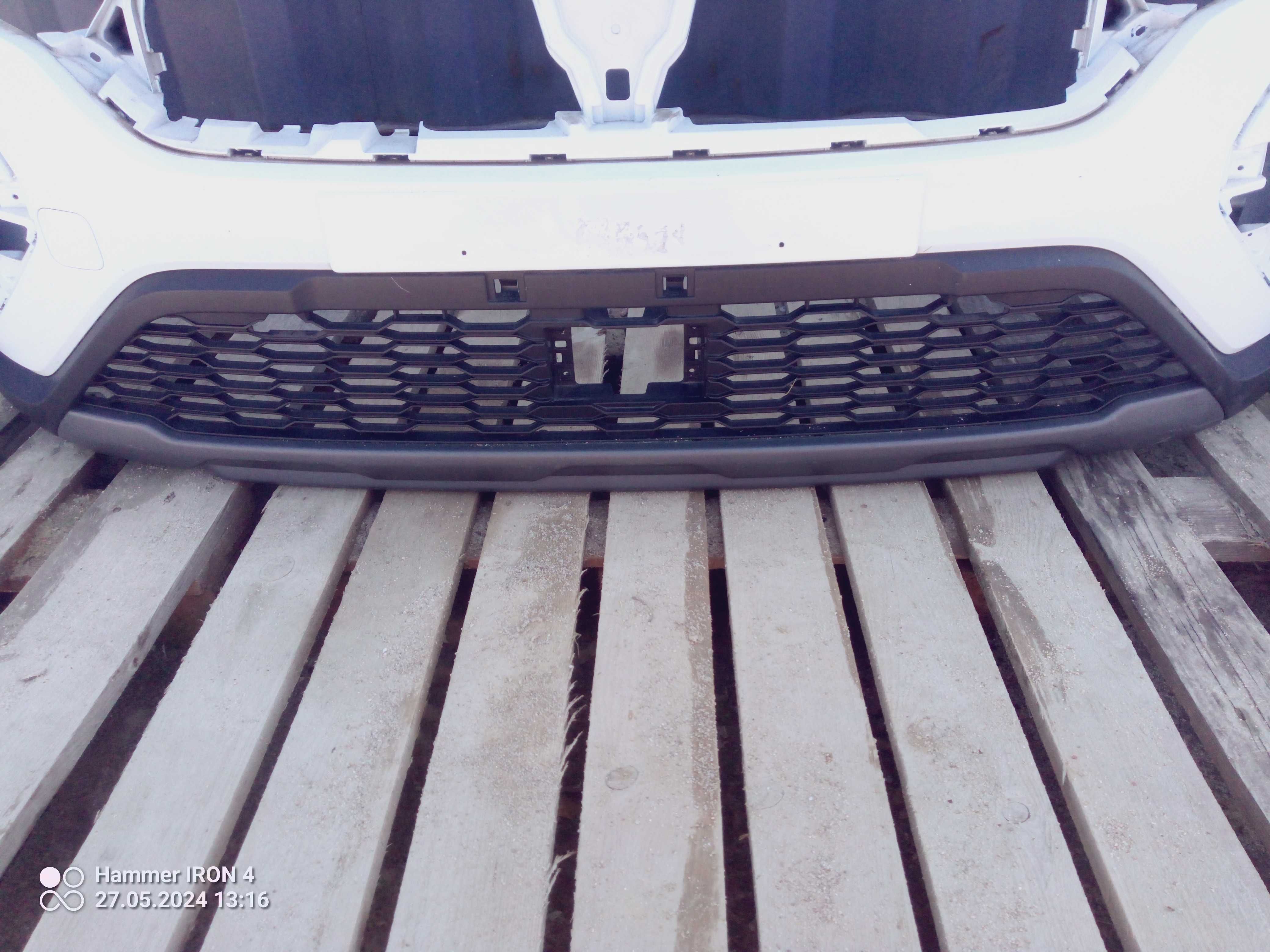 Zderzak przedci Dacia Jogger,Sandero III,Stepway 21-24r cały,ładny