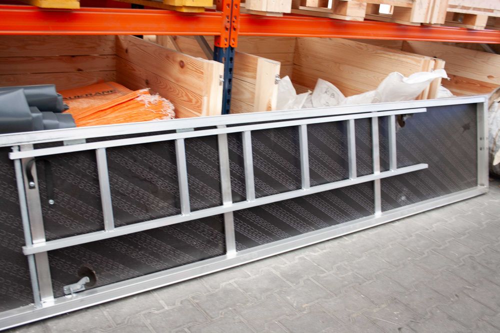 Rusztowanie do fasad i elewacji stalowe P70 typu Plettac 57m2