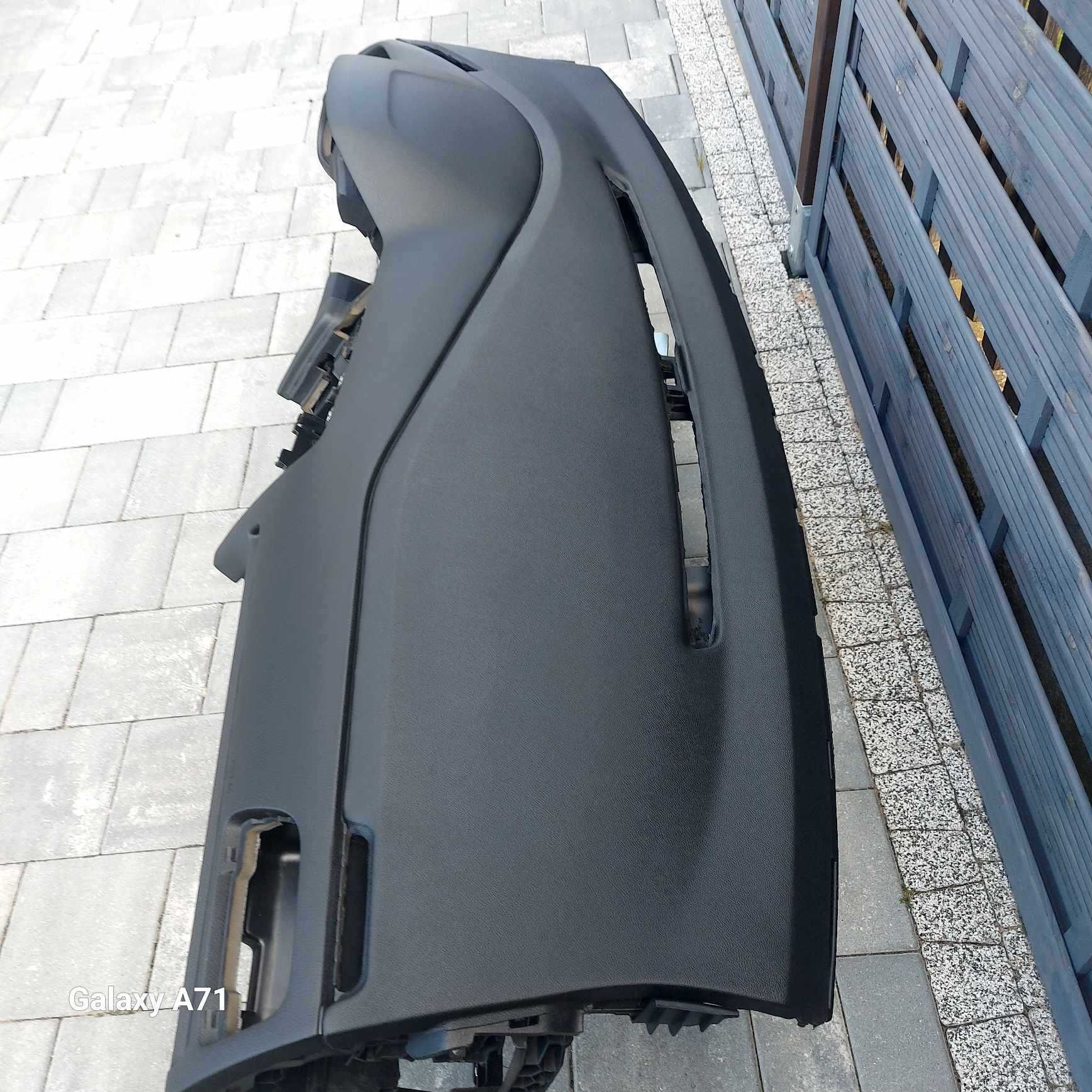 Volkswagen Golf VII Regeneracja naprawa deska rozdzielcza
