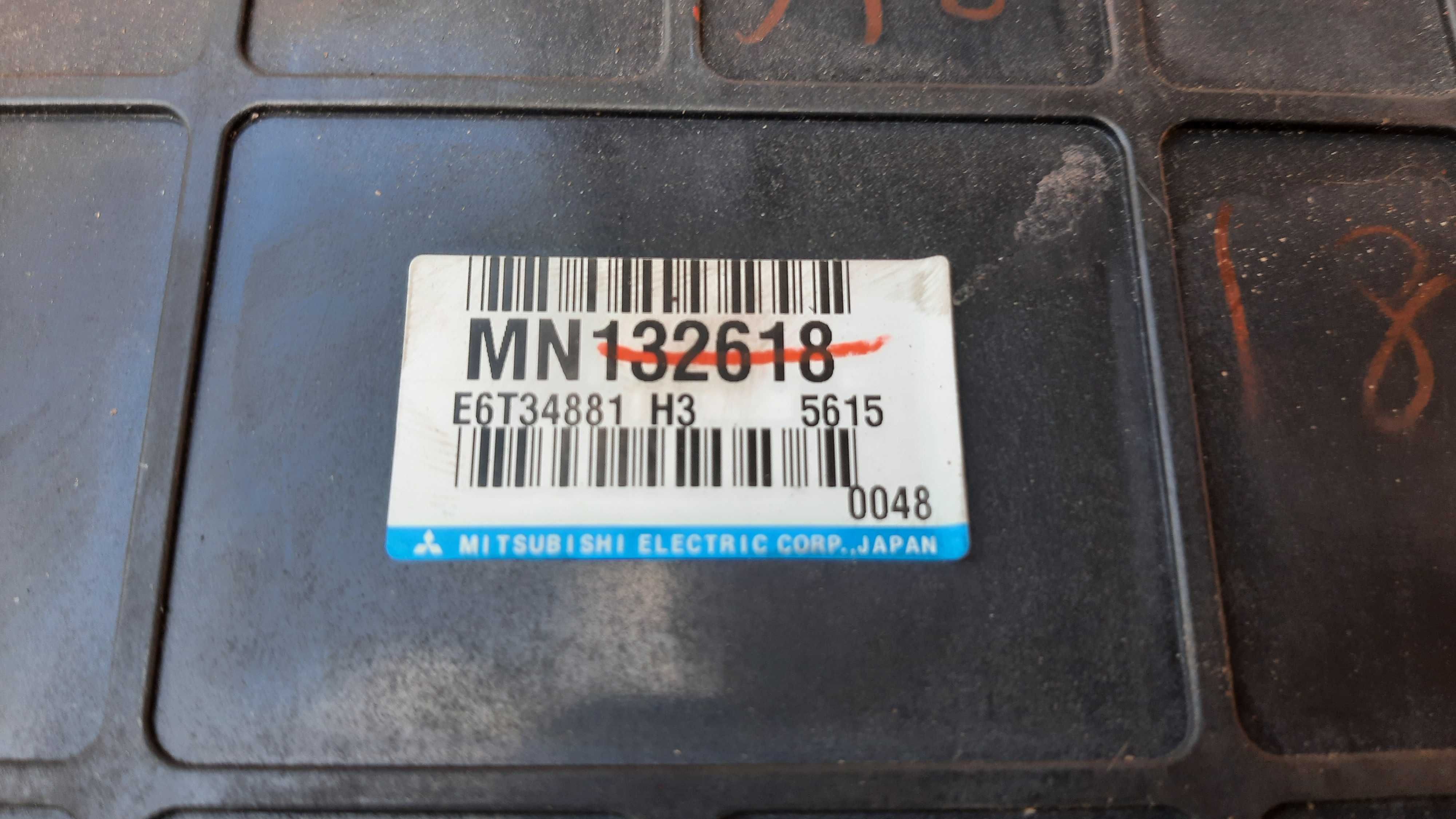 Mitsubishi Lanser VII 2.0 16V komputer sterownik silnika MN132618