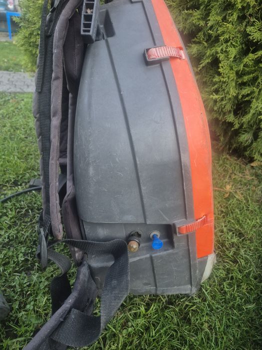 Садова дуйка Husqvarna