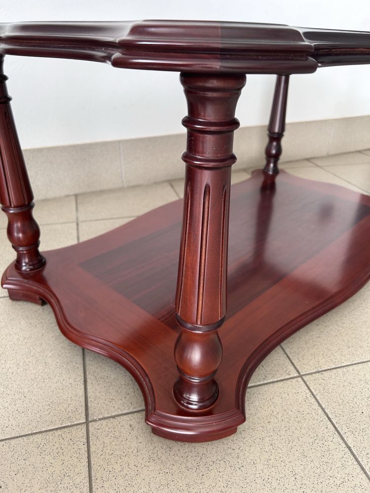 Mesa de centro com tampo em vidro