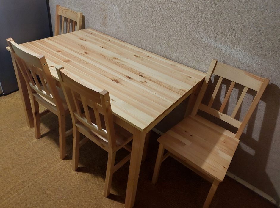 JUSK. Кухонний набір. Стіл + 4 стільці (стол кухонный со стульями).