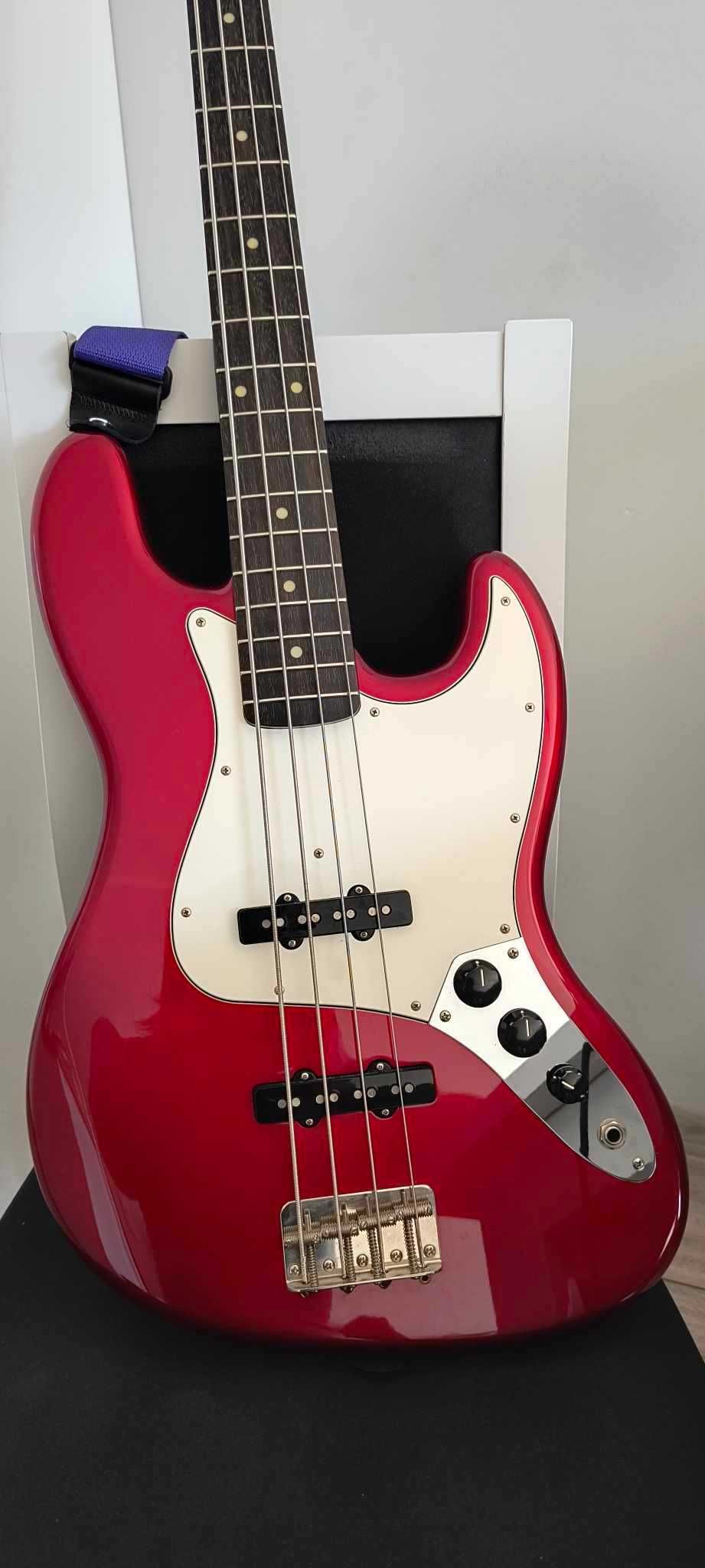 Gitara basowa Edwards EJB130R