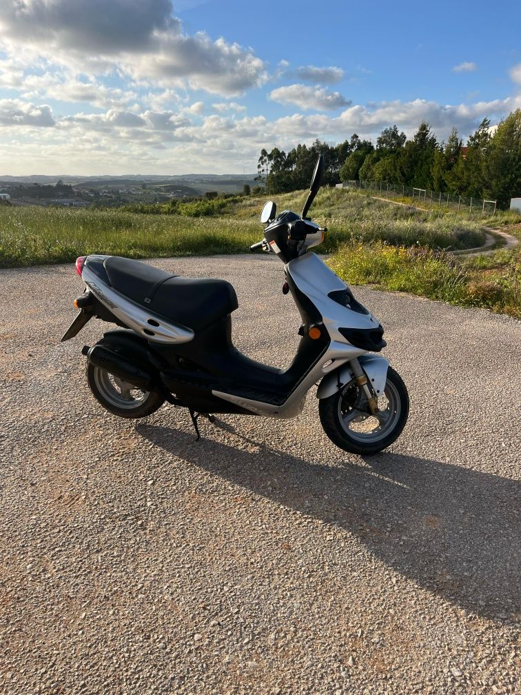 Scooter Suzuki 50