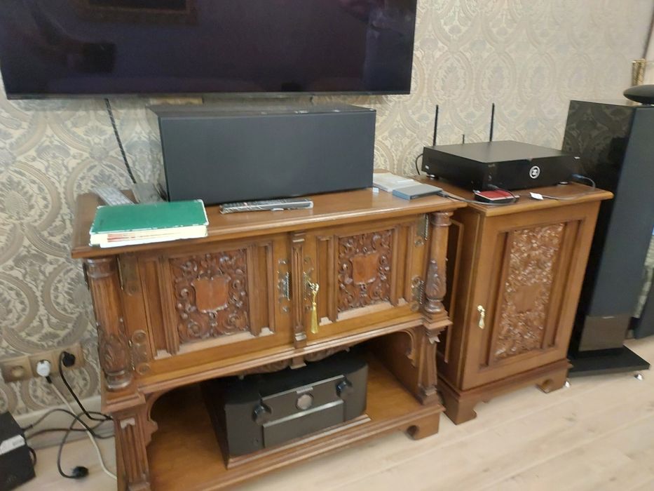 Мебель из натурального дерева