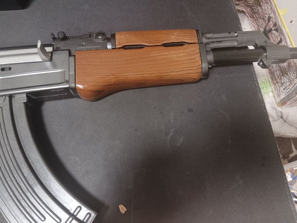 Ak 74 стреляет пластиковыми пульками