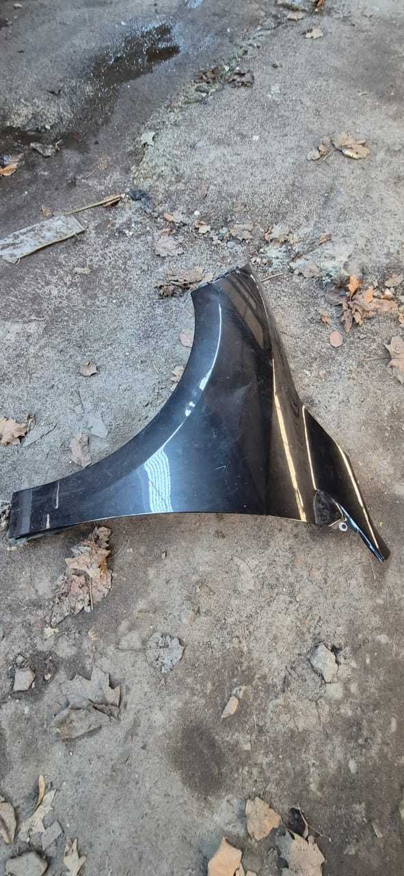 Крило переднє Renault Megane 3.