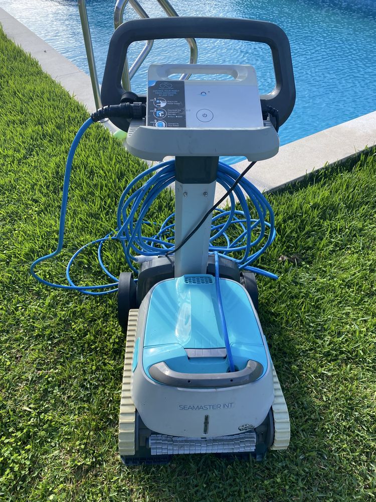 Robot limpeza piscina