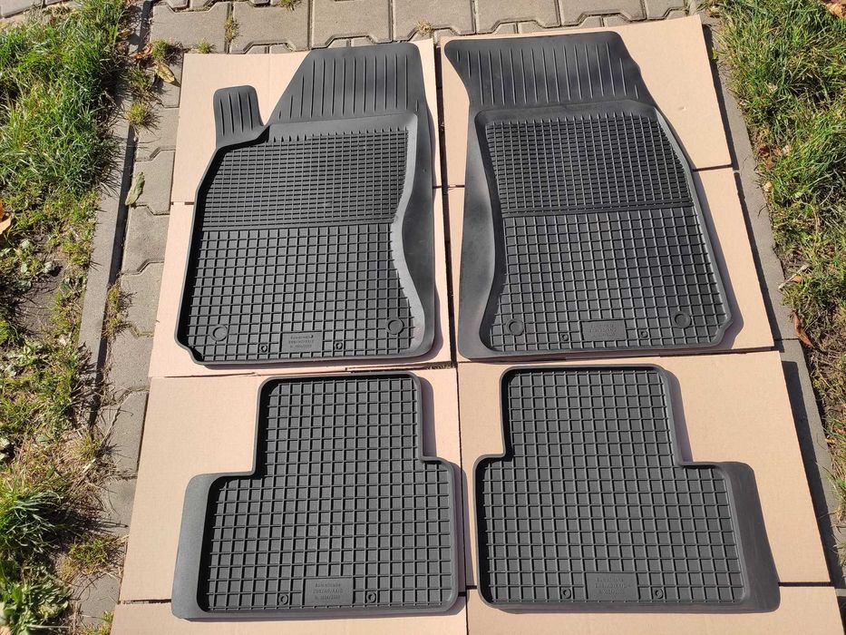 AUDI A6C6 A6 C6 NOWE Dywaniki gumowe dopasowane korytka korytko