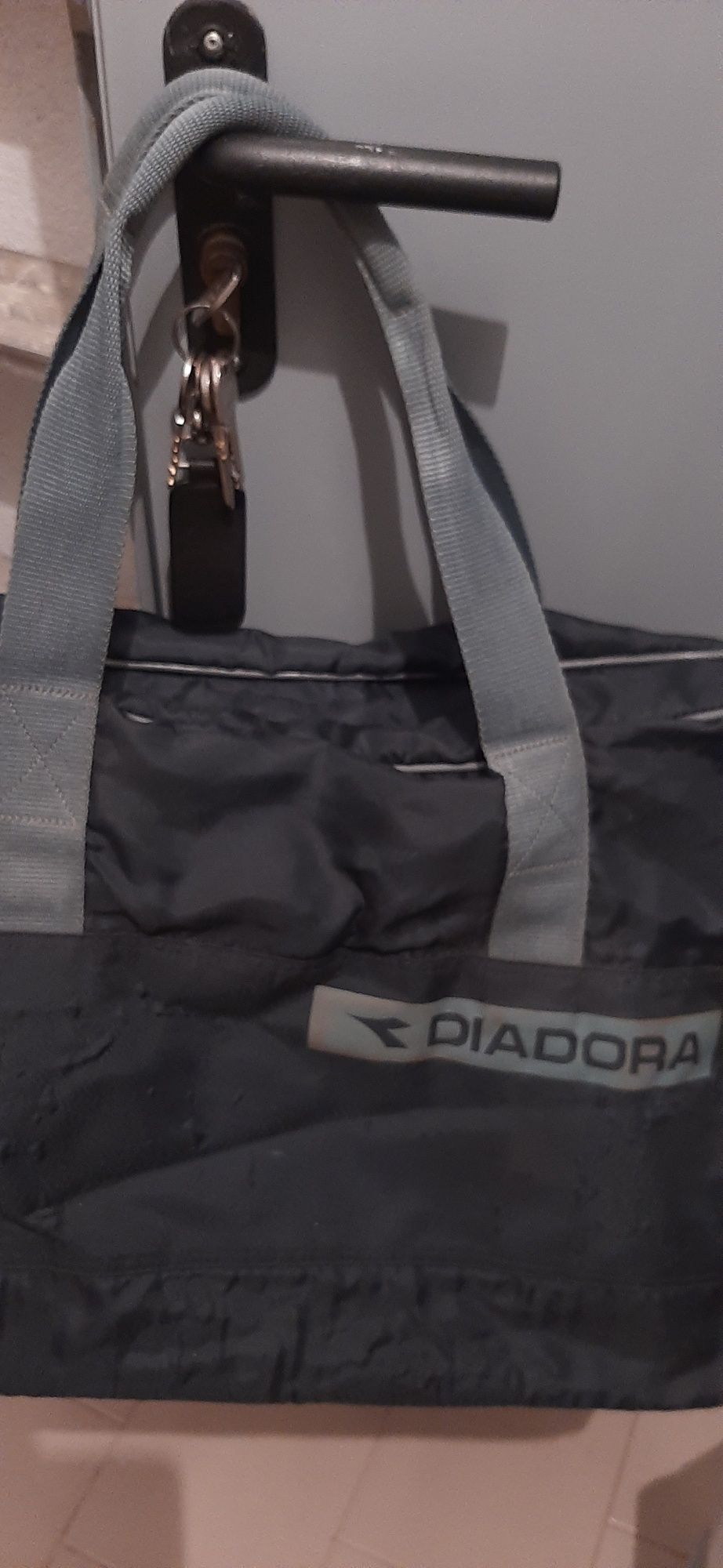 Mala Diadora cinzenta