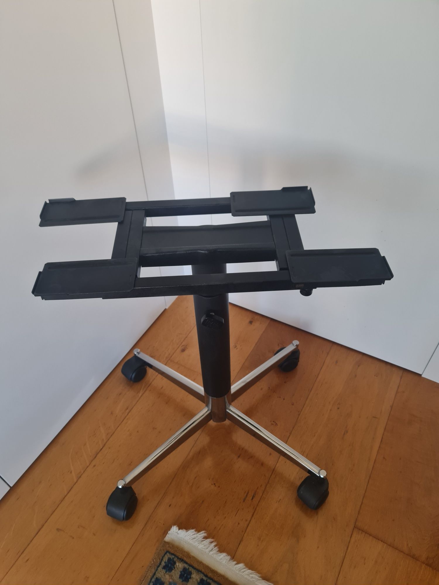 Mesa com rodas suporte de equipamentos