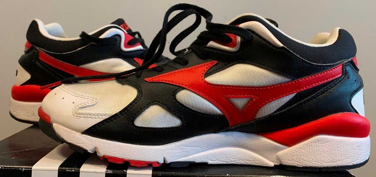 Кроссовки Mizuno  размер 44 на стопу 28см