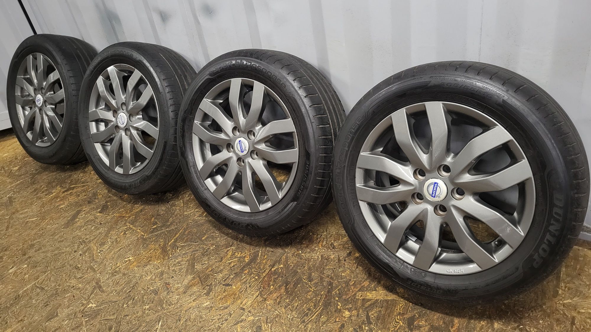 Alufelgi Volvo 16 5x108 z oponami 205/55 R16 S40 S60 V50 Ford