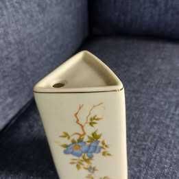 Paliteiro triangular loiça, porcelana do Brasil