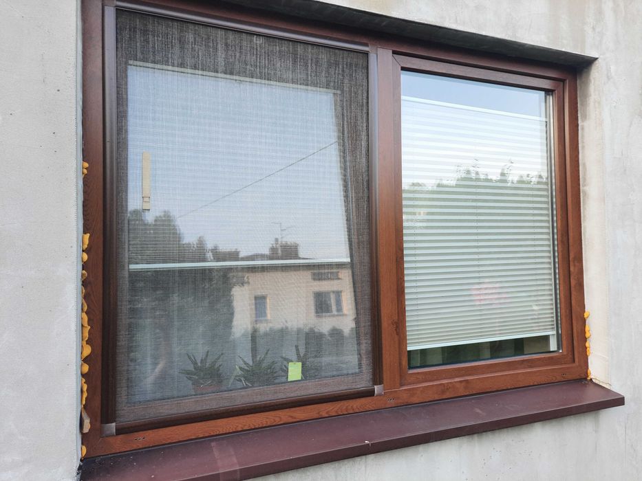 Okno pcw   kolor orzech od zewnątrz  2055x1430 sprzedam