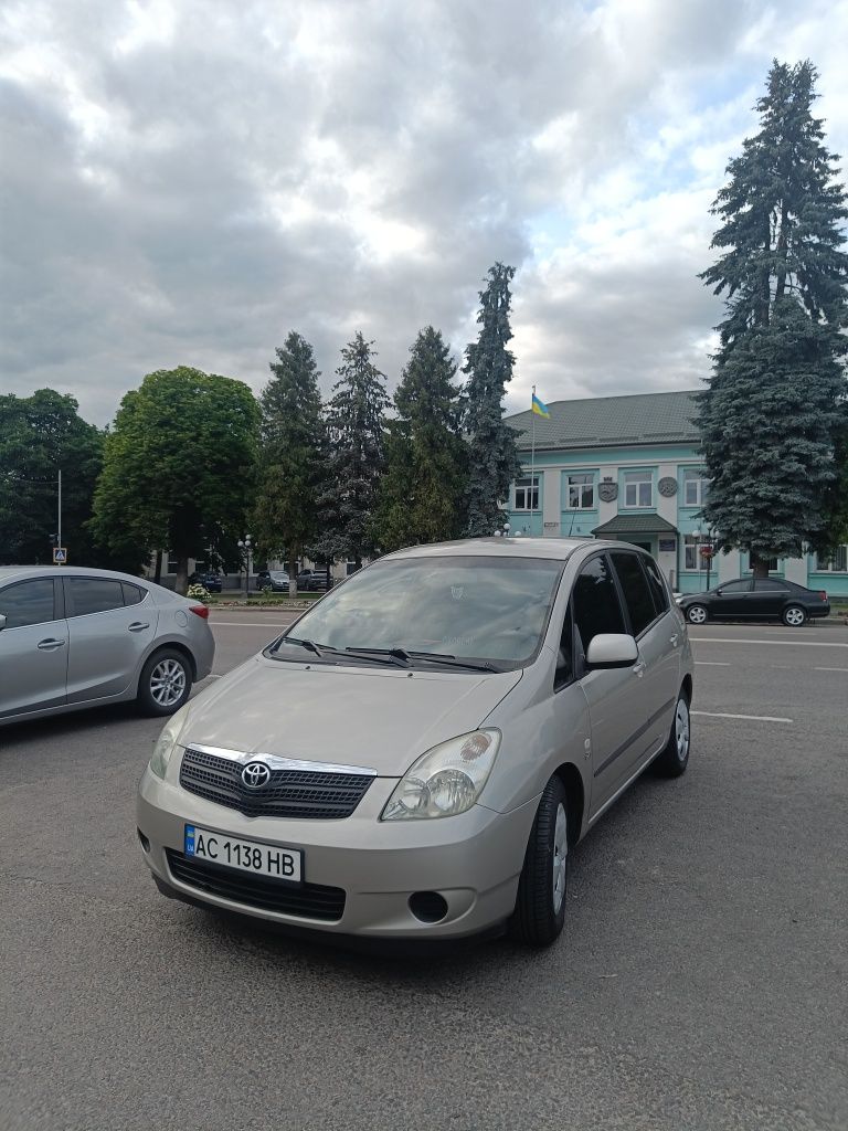 Тойота корола версо 2003 2.0 дизель