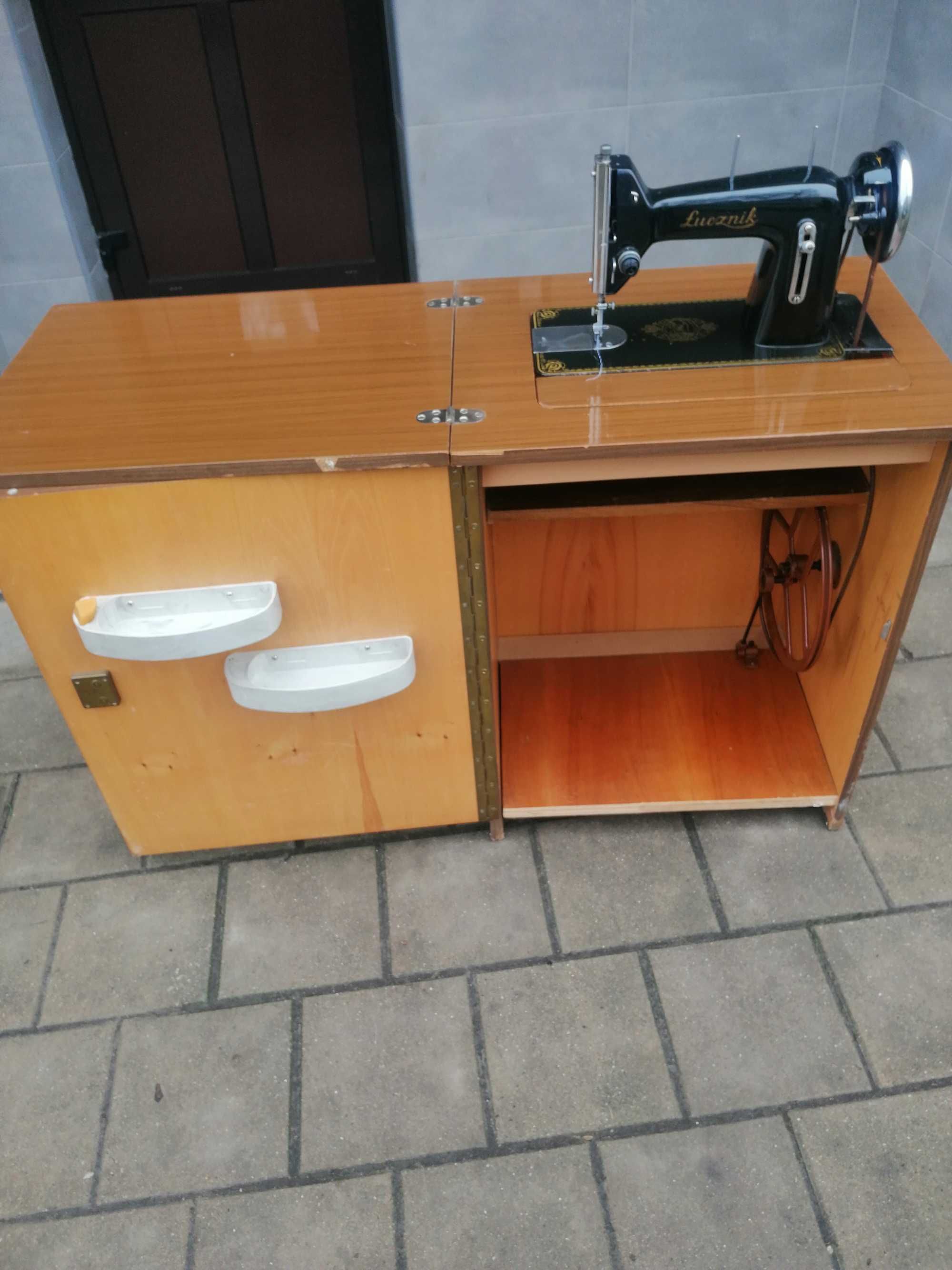 maszyna do szycia      .