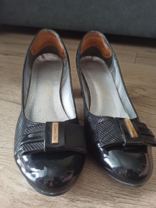 Buty damskie/ Czółenka lakierowane, r. 40
