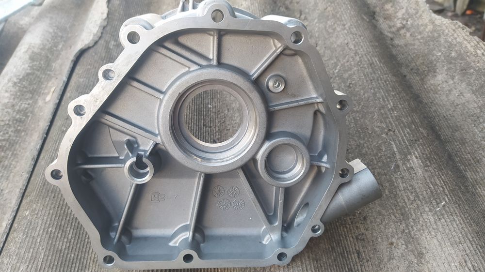 Кришка бензогегератора