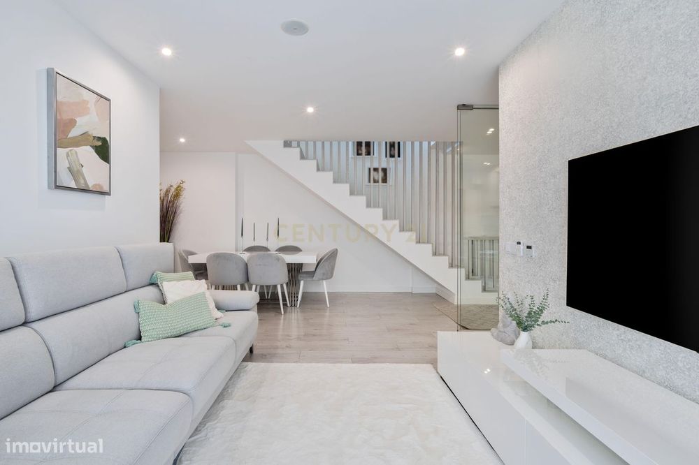 Luxuoso Penthouse T3 em Faro com Piscina Comum - 695.000€