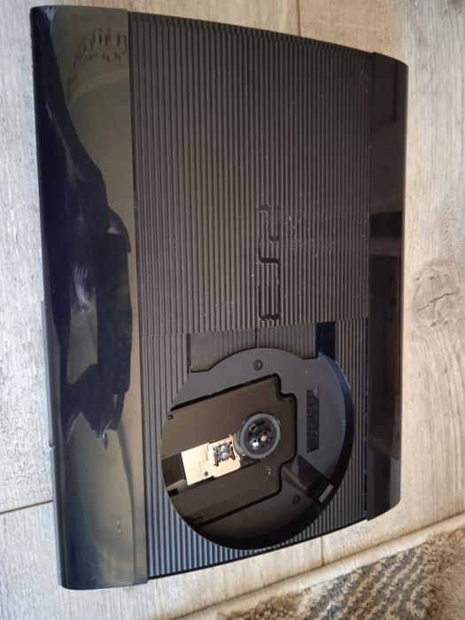 Konsola PlayStation 3 PS3 super slim, nowy dysk 500gb, 2 pady i 6 gier