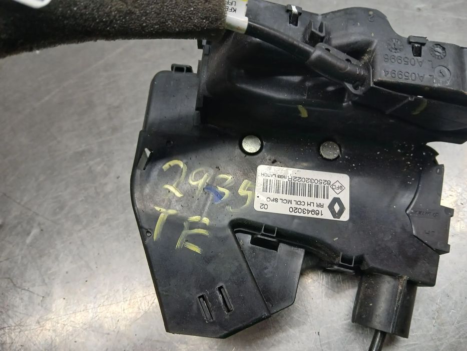 Fechadura / fecho porta trás esquerdo RENAULT Megane IV (B9A/M_)