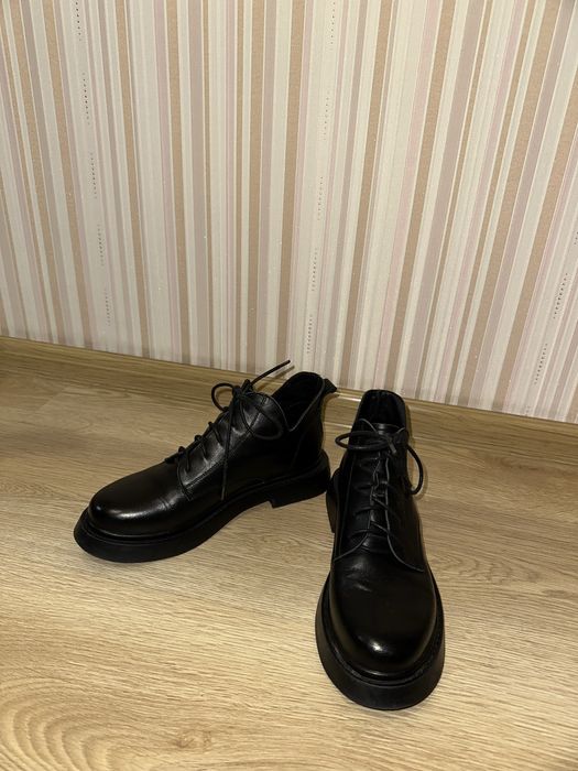 Женские осенние ботинки 36 размер